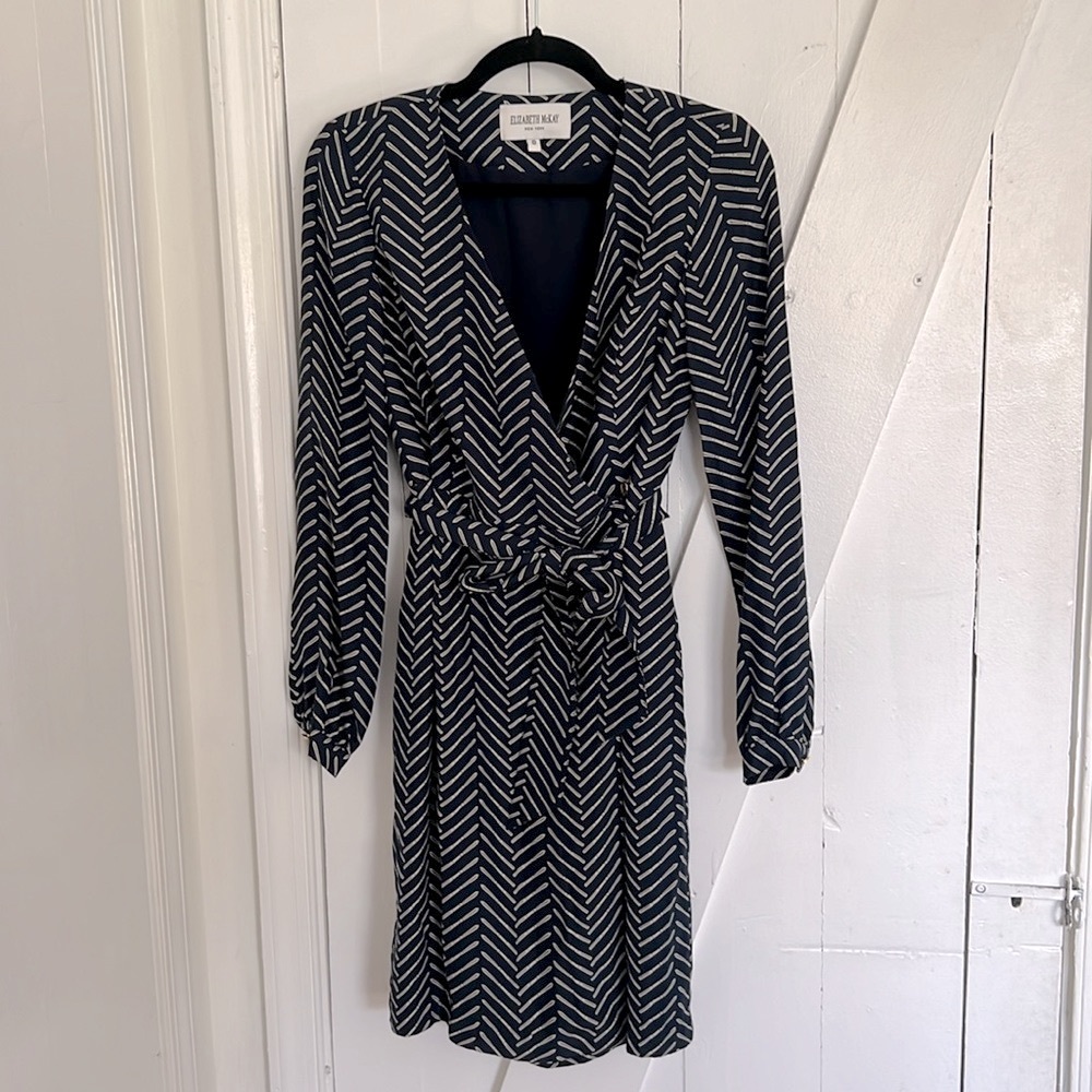 Elizabeth McKay Navy Blue and White Chevron Silk Wrap Dress Size 0